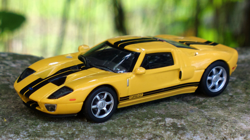Illustration for article titled Wonder Wednesday - 1/64 AutoArt Ford GT